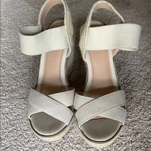 Nude wedges
